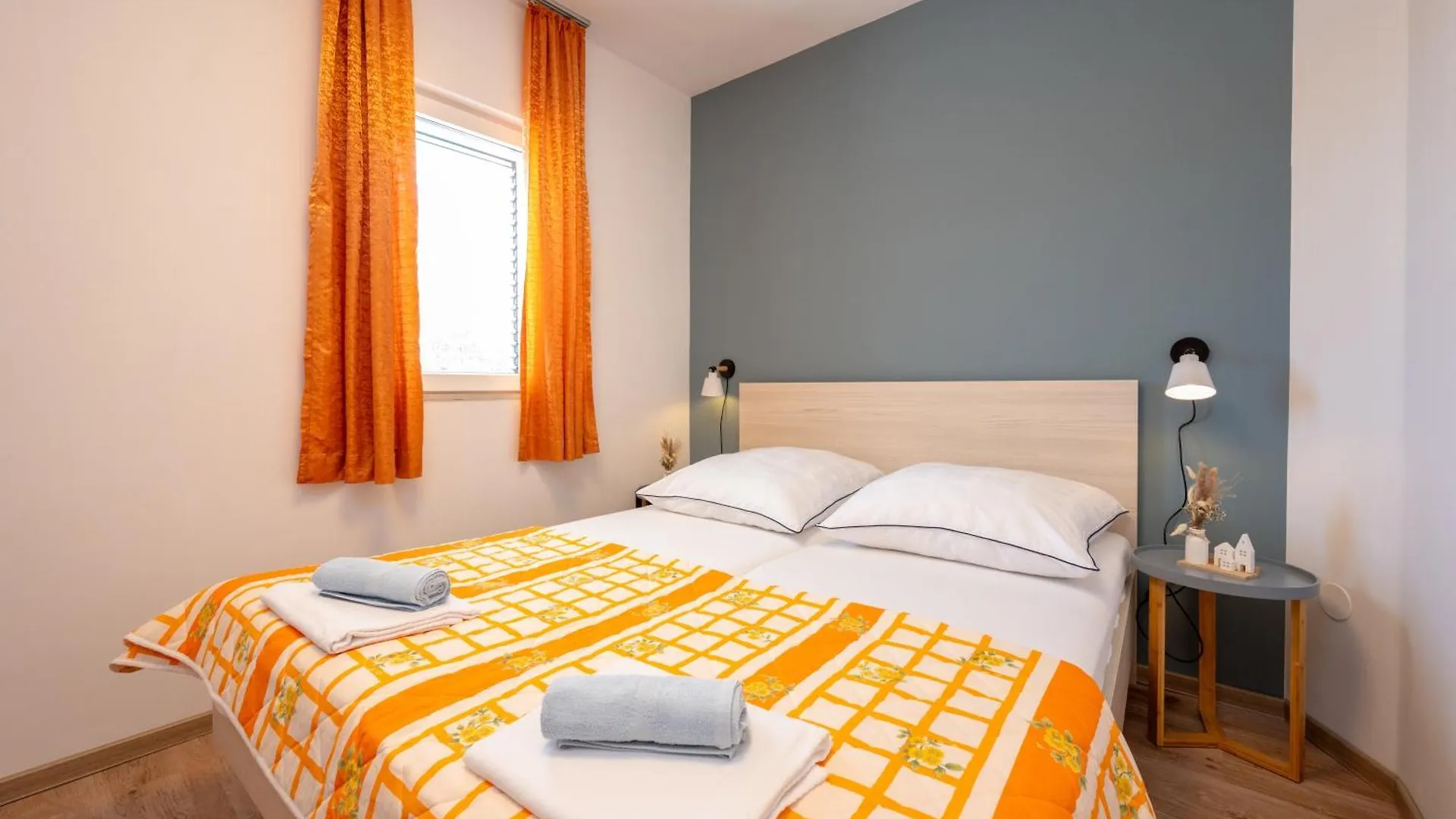 Apartments Zdravko Trogir