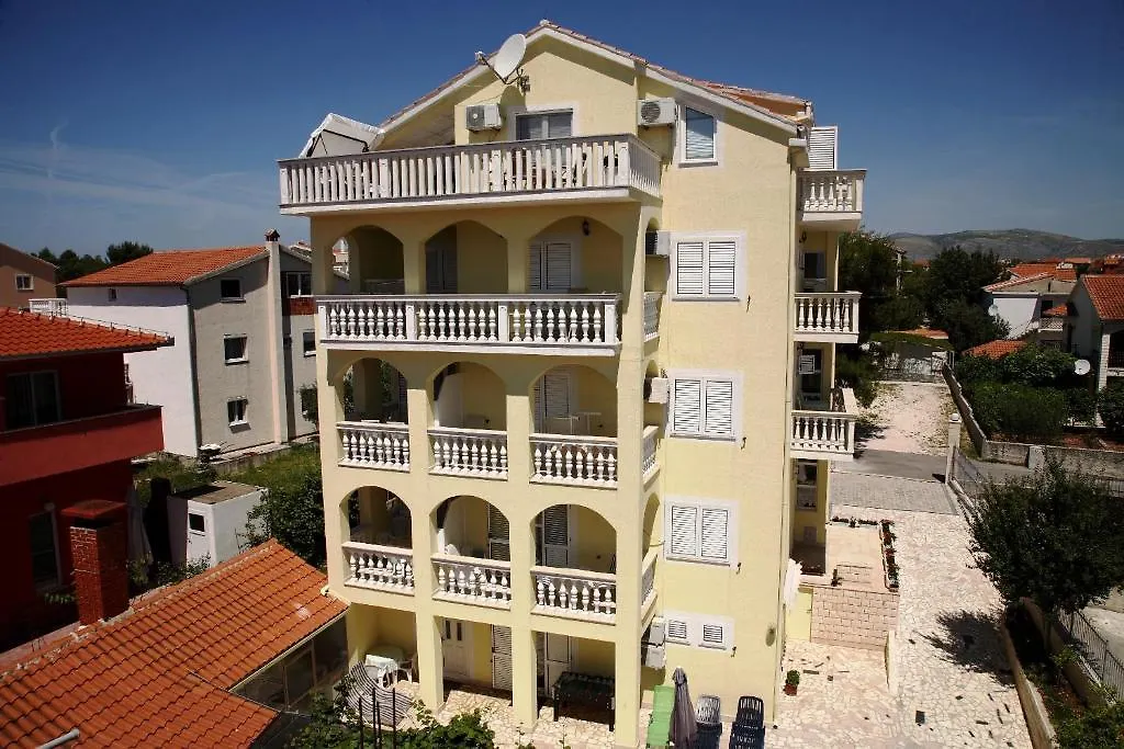 Apartments Zdravko Trogir